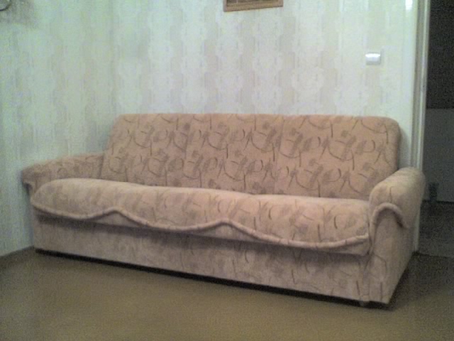 Диван от м/у Питешта.